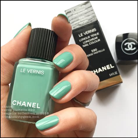 chanel verde pastello|Chanel Verde Pastello (590) Le Vernis (2016) Product Info.